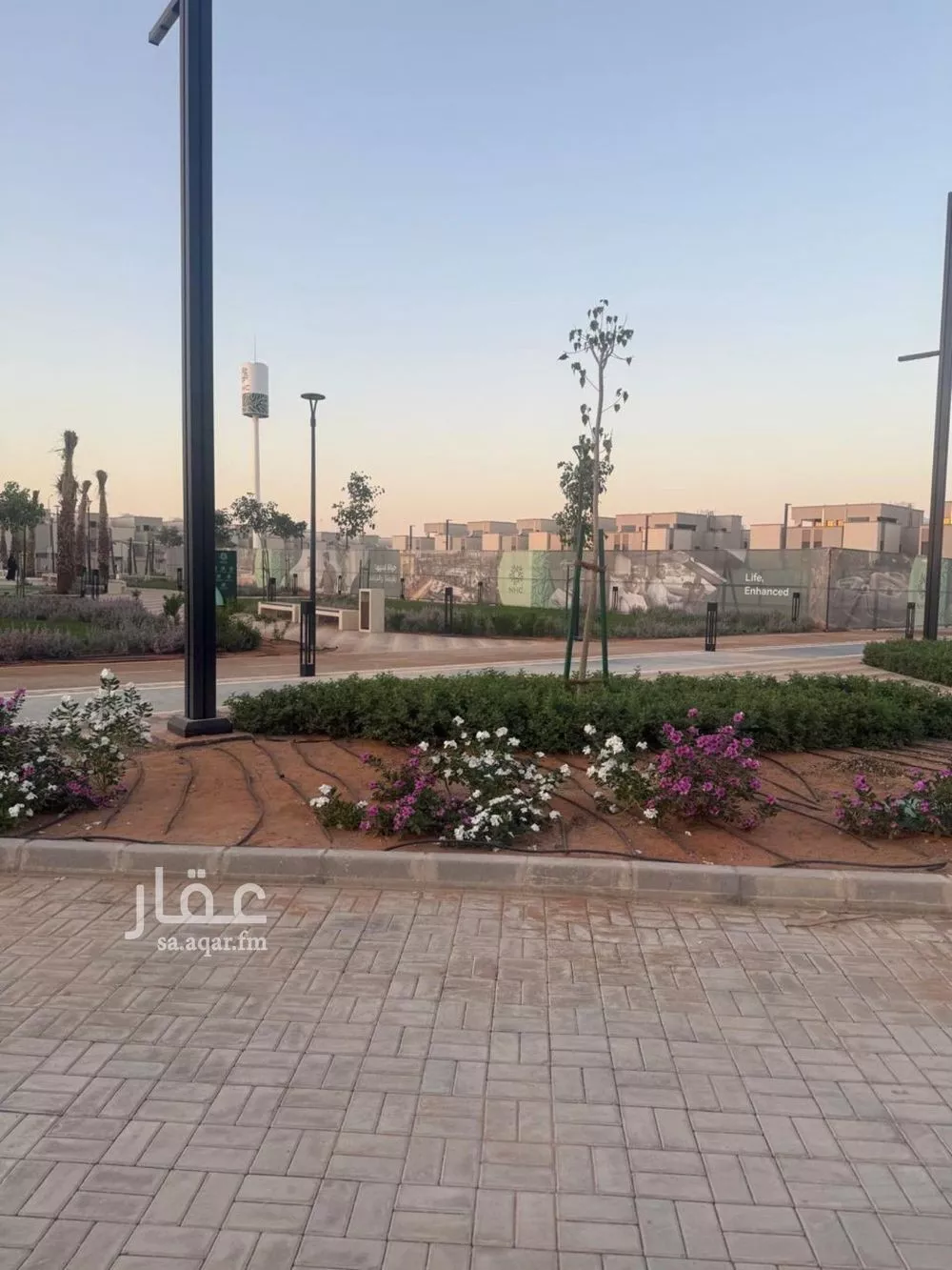 فيلا 4 غرف في العارض 5