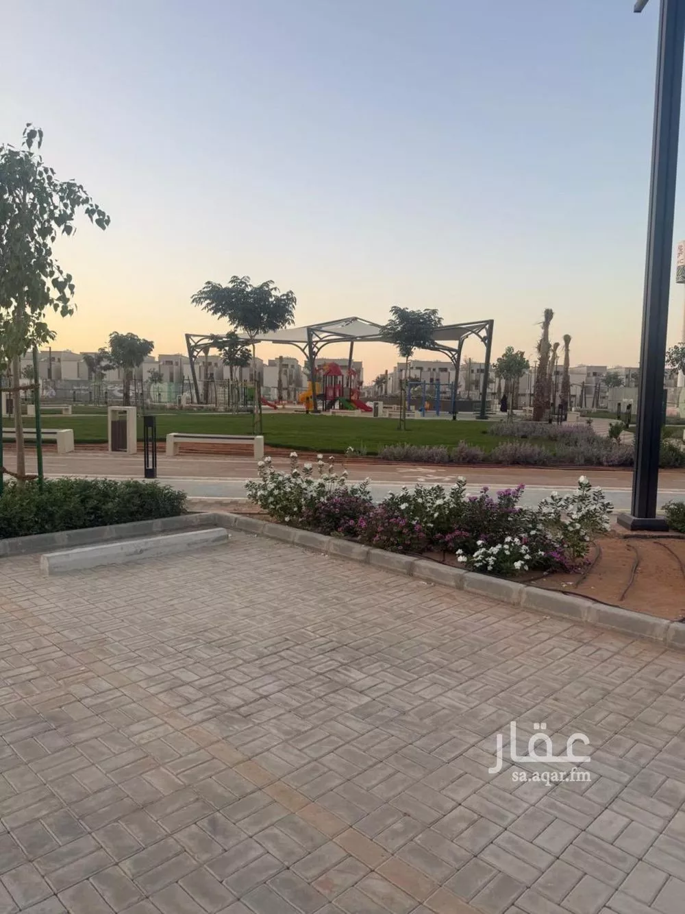 فيلا 4 غرف في العارض 1