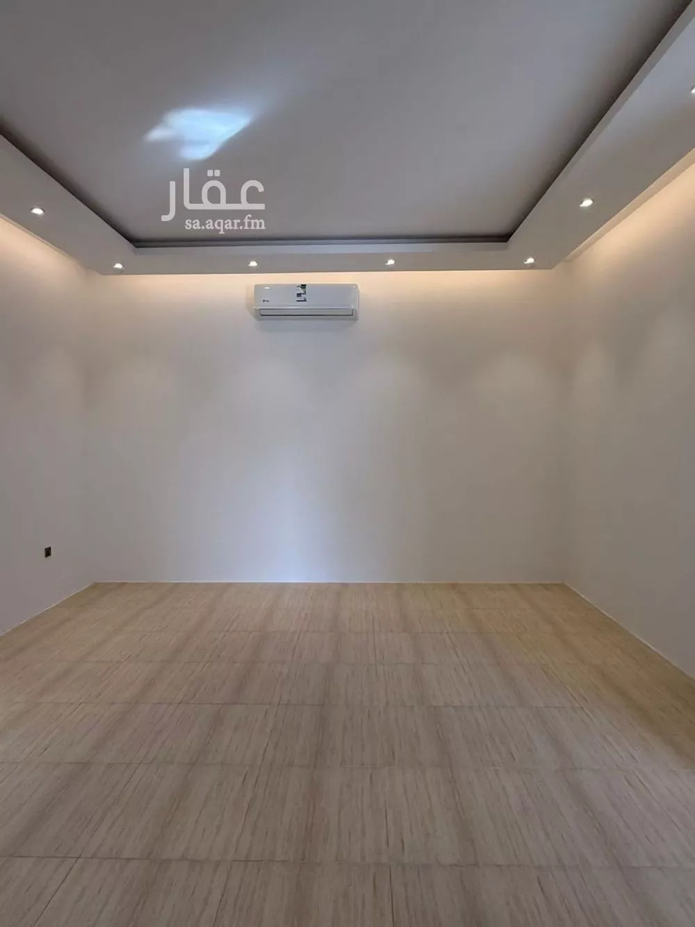 فيلا 5 غرف في العارض 2