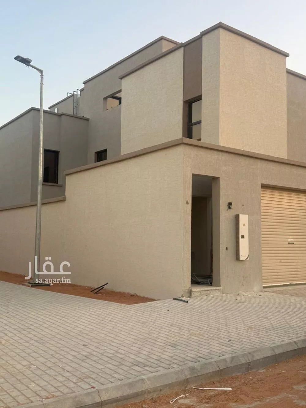 فيلا 4 غرف في العارض 2