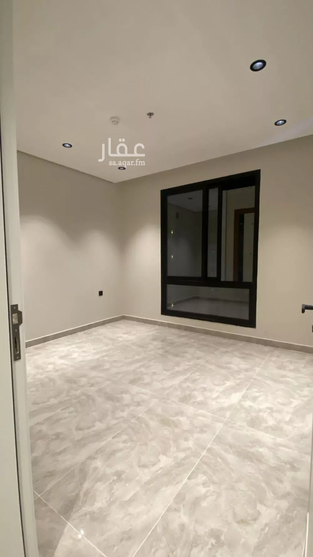 شقة 3 غرف في الحمرا 5