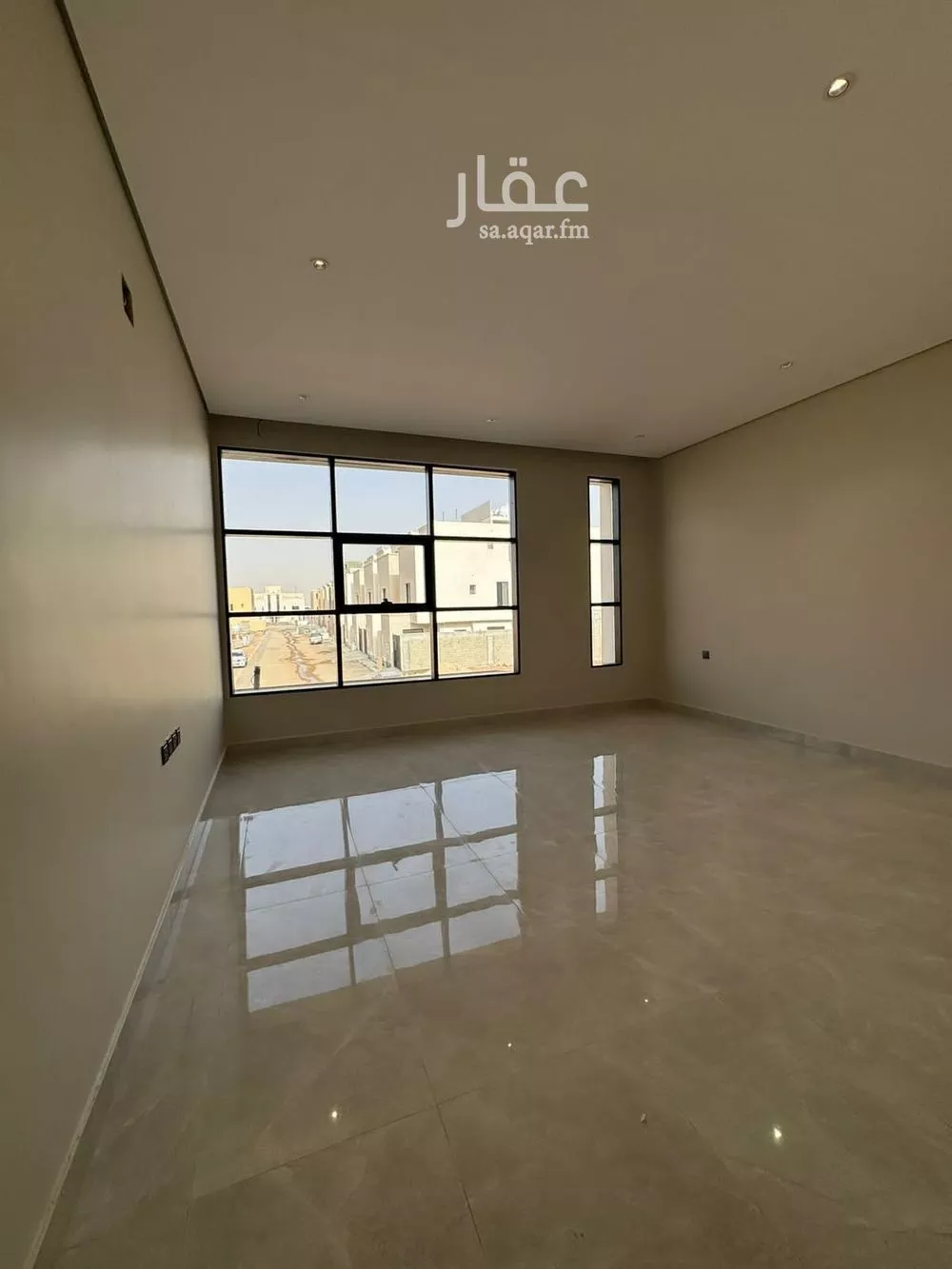 6 bedroom floor in Al Maizilah 3