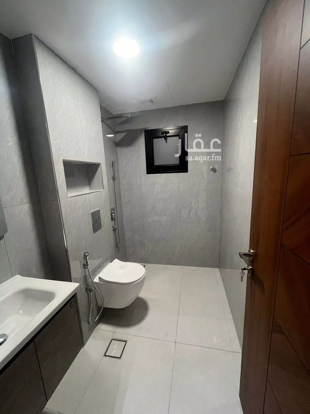 شقة 3 غرف في السيف 4