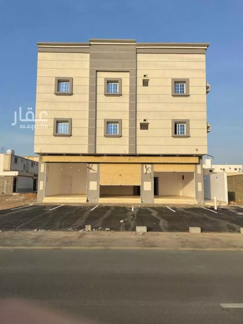 محل 400 م² في السكة الحديدية 3