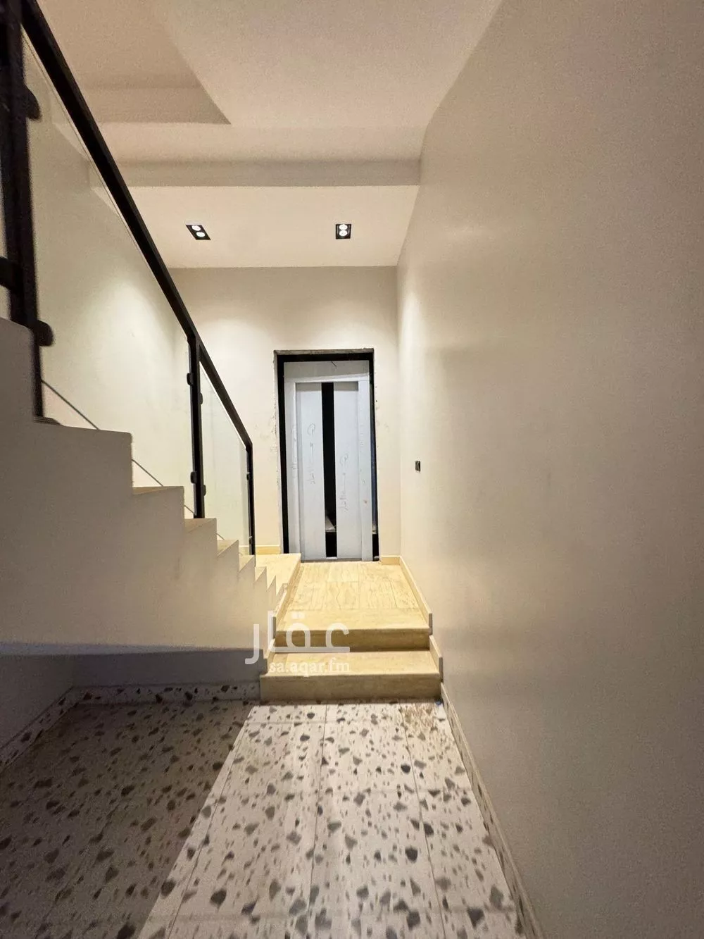 3 bedroom floor in Al Yarmouk 2