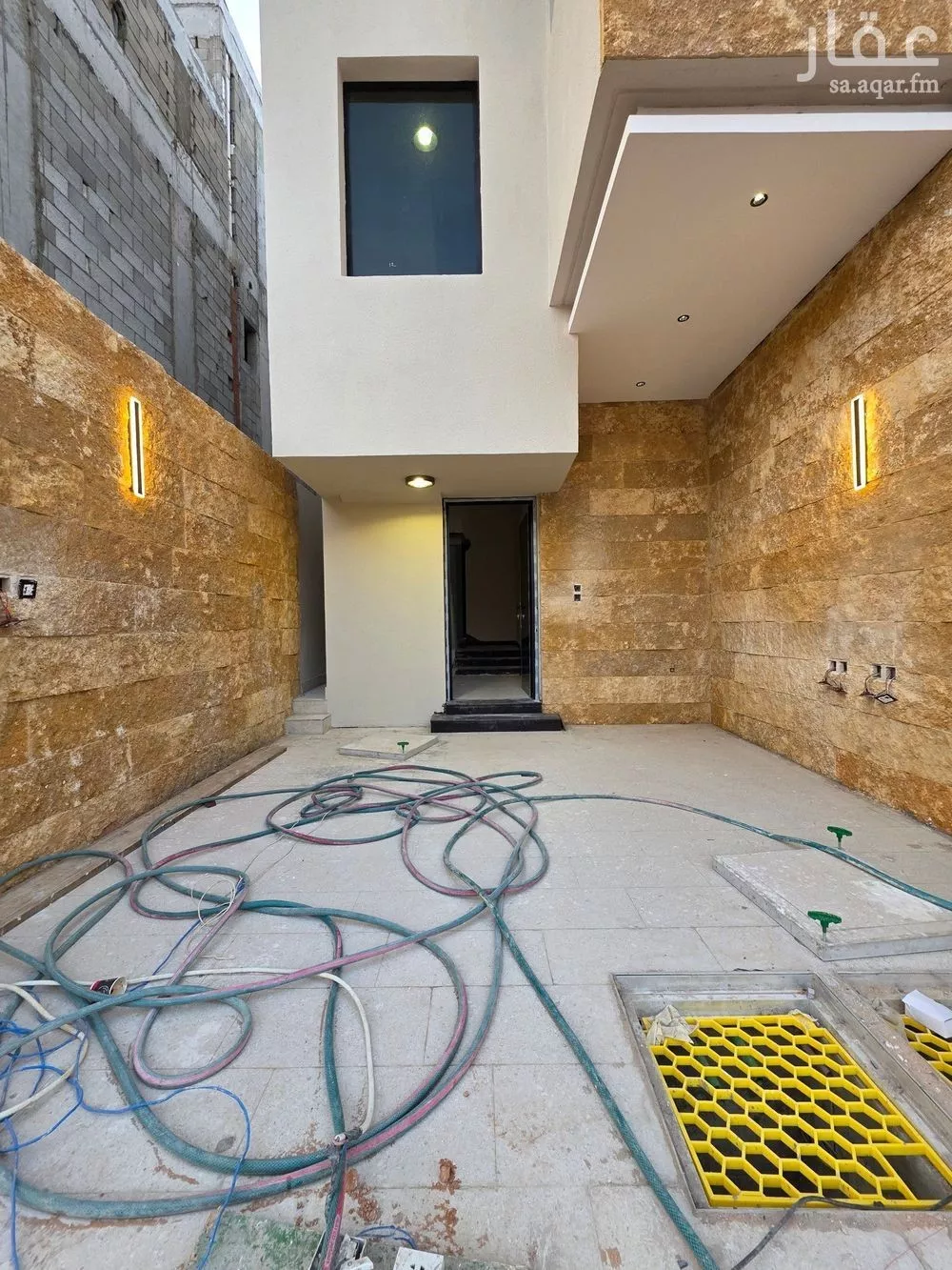 5 bedroom floor in Al Khaleej 1