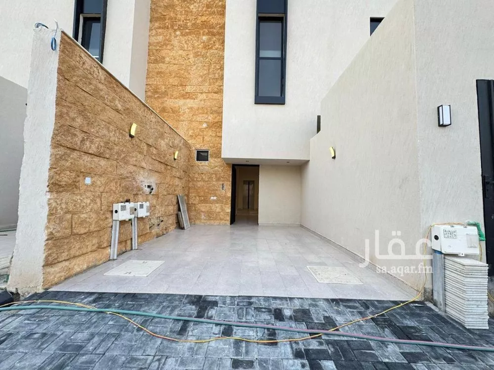 4 bedroom floor in Al Khaleej 1