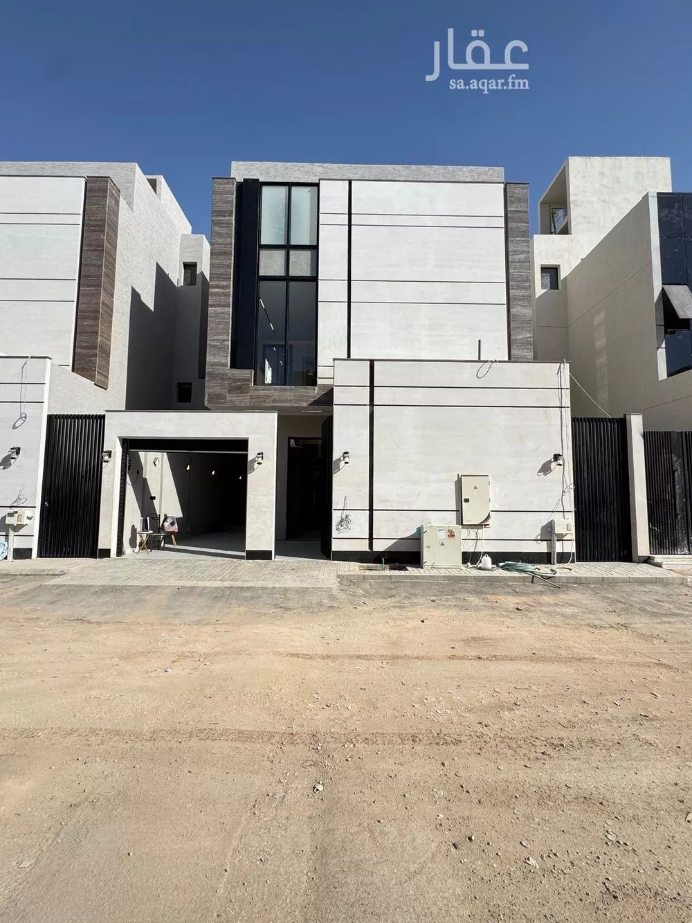 فيلا 5 غرف في النظيم 1