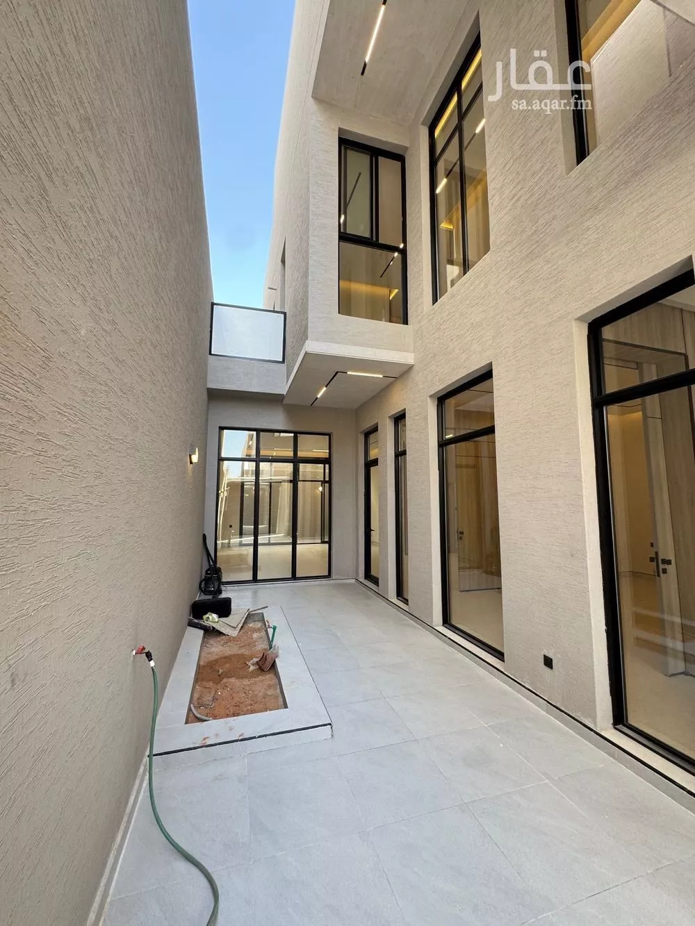 فيلا 5 غرف في النظيم 5