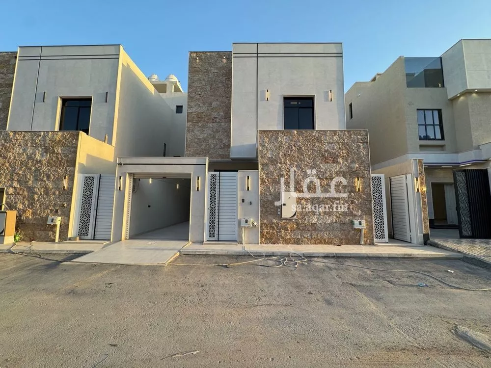 6 bedroom villa in Al Rimal 1