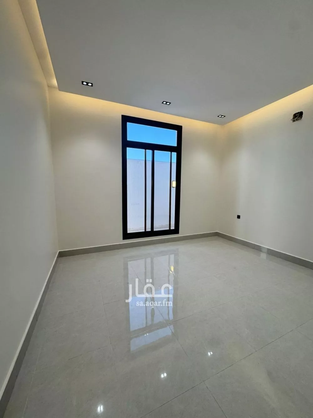 شقة 4 غرف في الرمال 3