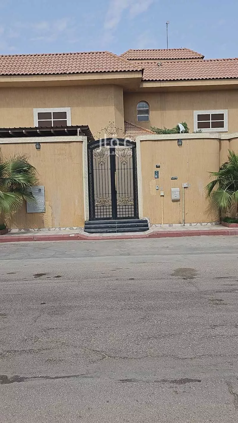 فيلا 7 غرف في الخليج 1