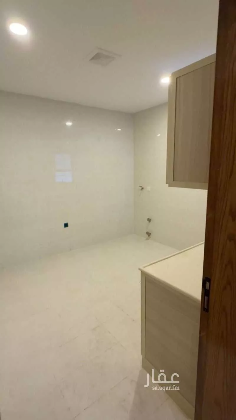 عمارة 337 م² في مدينة العمال 4