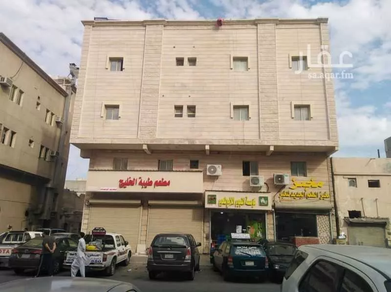 325 sqm building in Al Khaleej 2