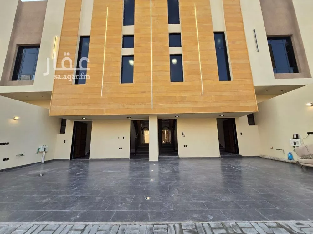 3 bedroom floor in Al Hazm 2