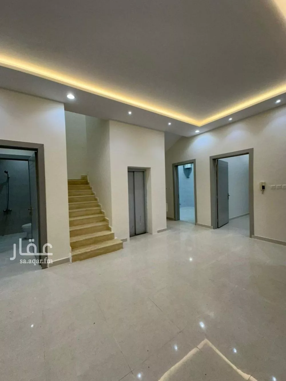 فيلا 5 غرف في الشرق 4