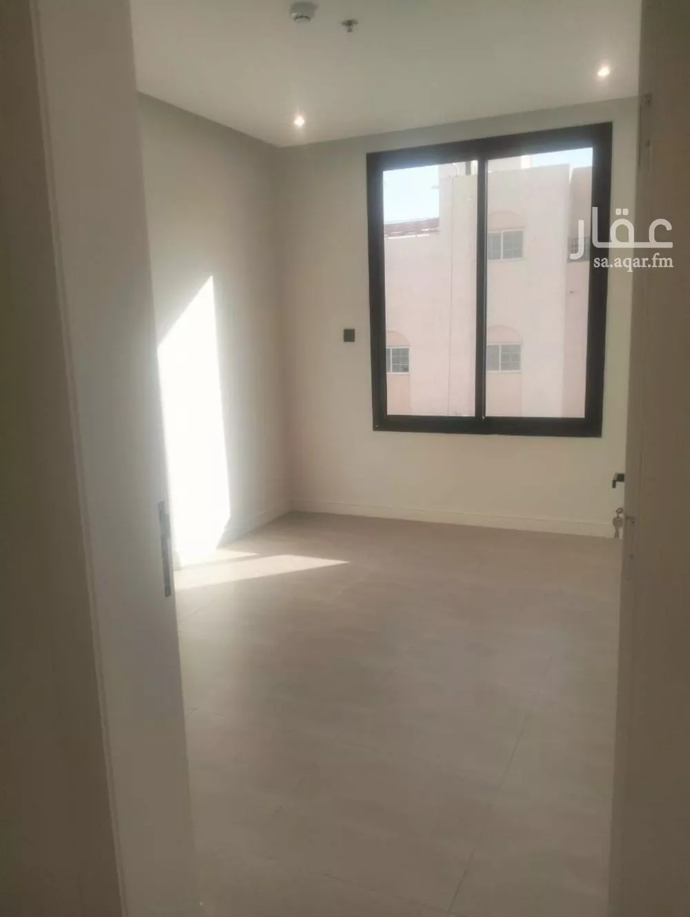 شقة 3 غرف في الملقا 1