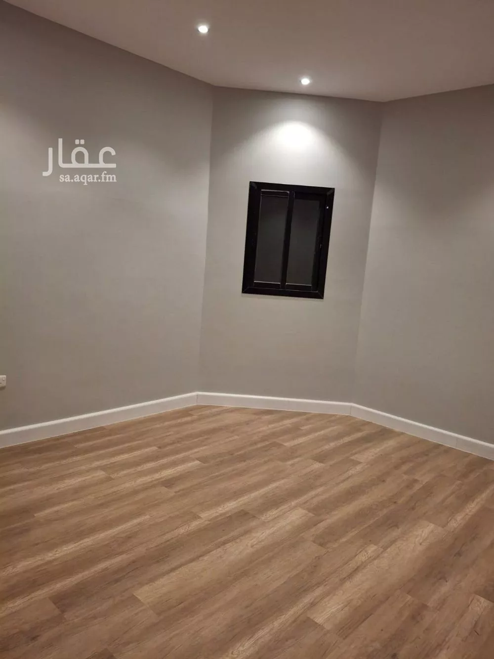 فيلا 3 غرف في العقيق 2