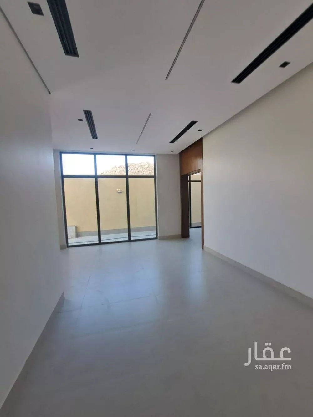 فيلا 5 غرف في النرجس 4