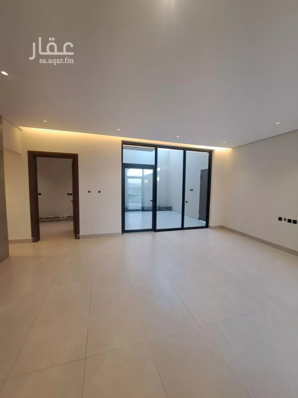 فيلا 5 غرف في الملقا 2