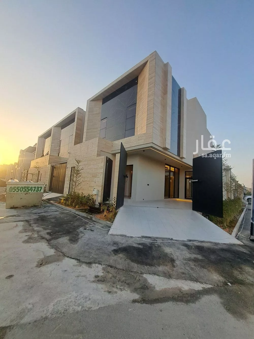 فيلا 5 غرف في الملقا 3