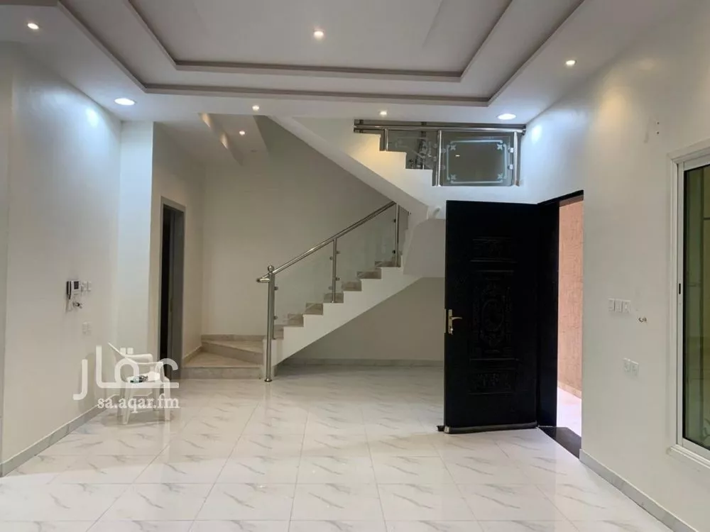 فيلا 5 غرف في القادسية 3