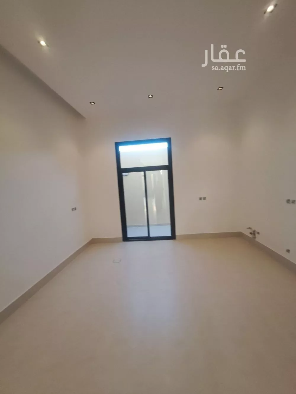 فيلا 5 غرف في النرجس 4