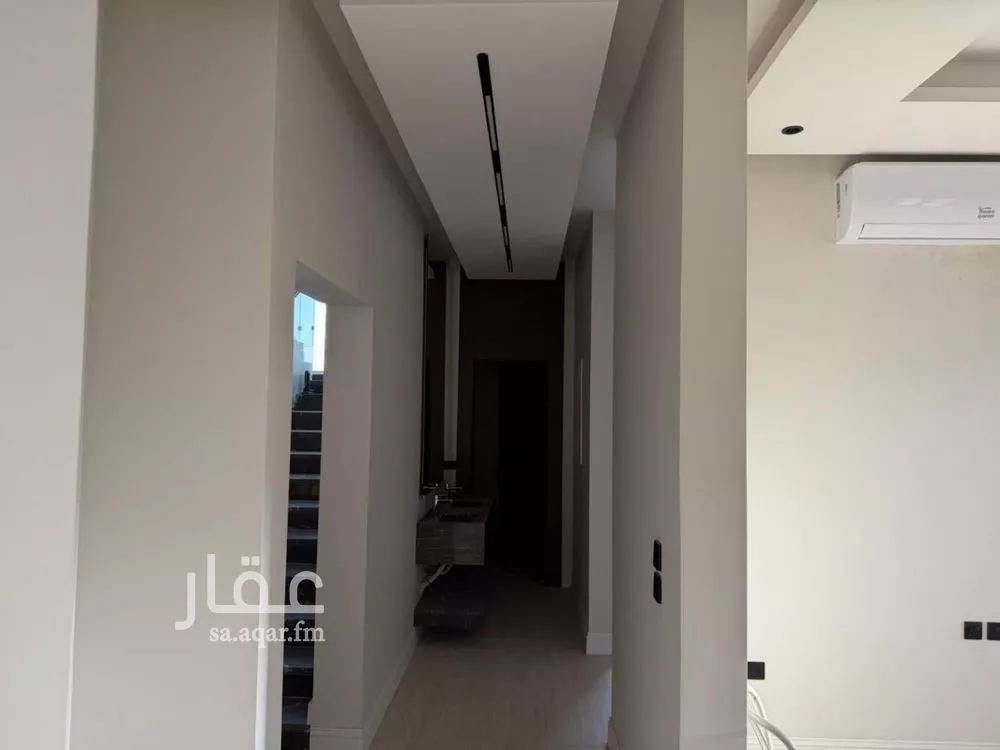 فيلا 4 غرف في العارض 3