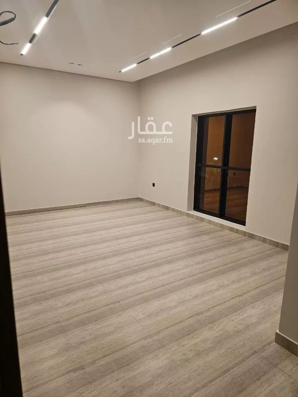 فيلا 4 غرف في العارض 4