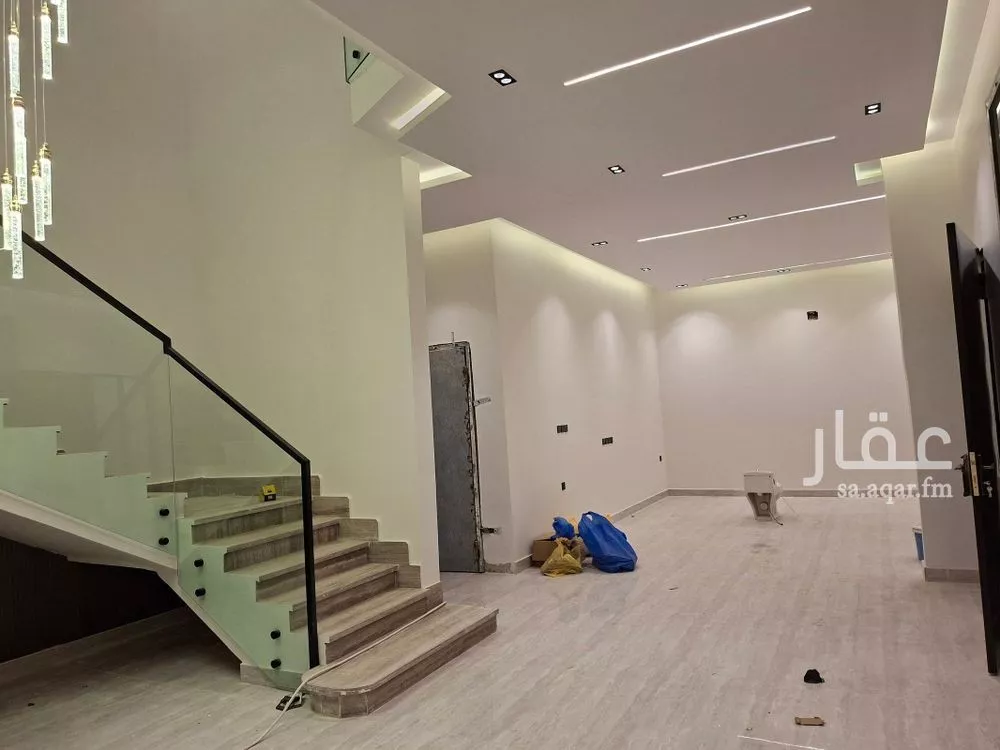 5 bedroom floor in Al Munsiyah 1