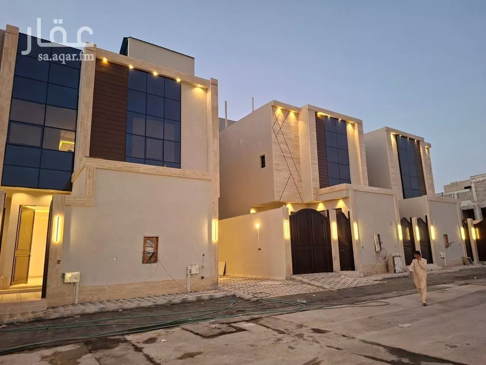 5 bedroom floor in Al Munsiyah 3