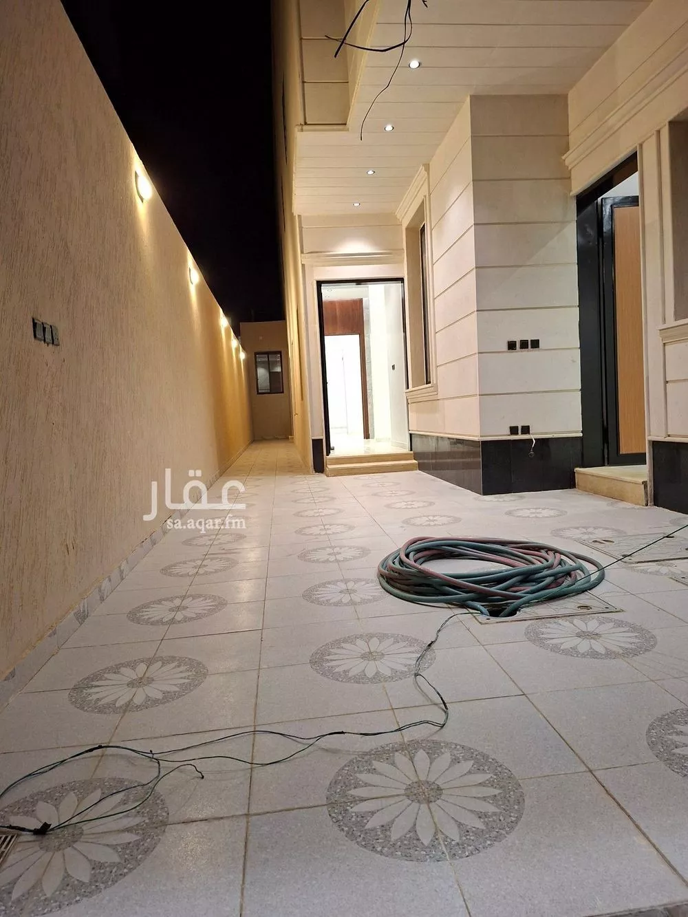5 bedroom floor in Al Janadriyah