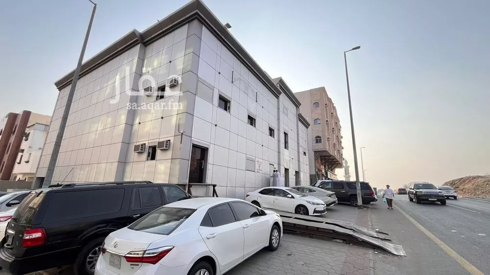 عمارة 810 م² في الشوقية 2