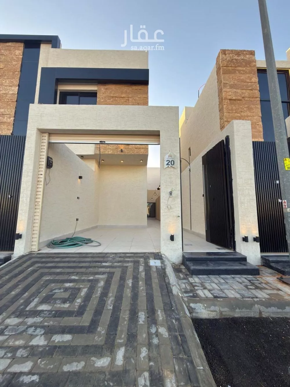 فيلا 7 غرف في عكاظ 1