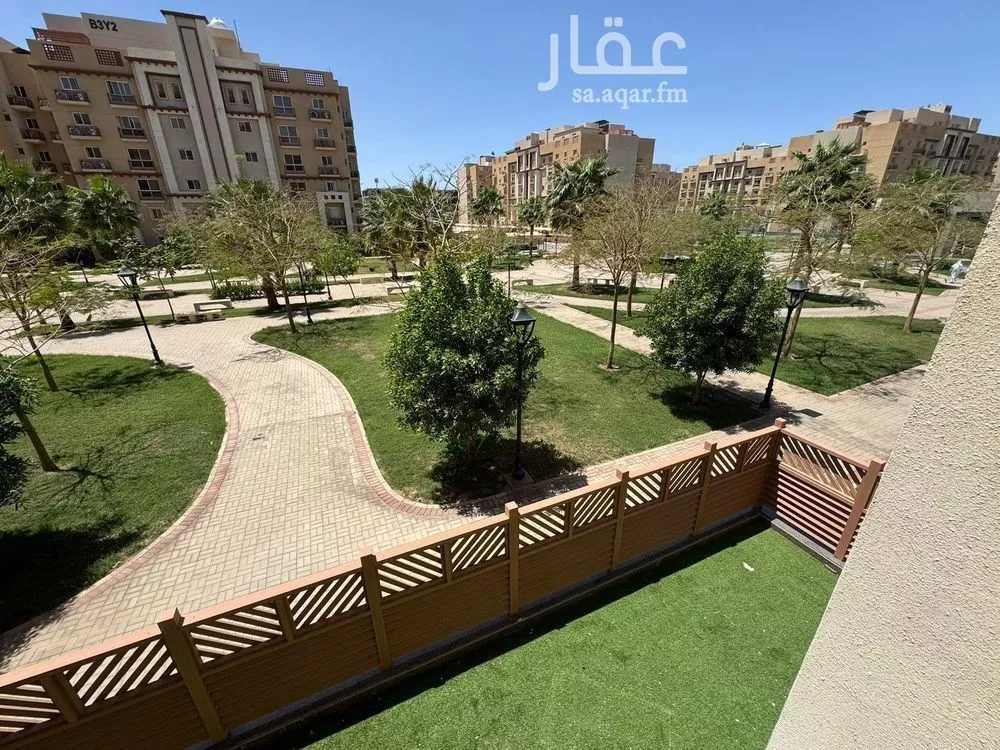 6 bedroom apartment in Al Falah 1