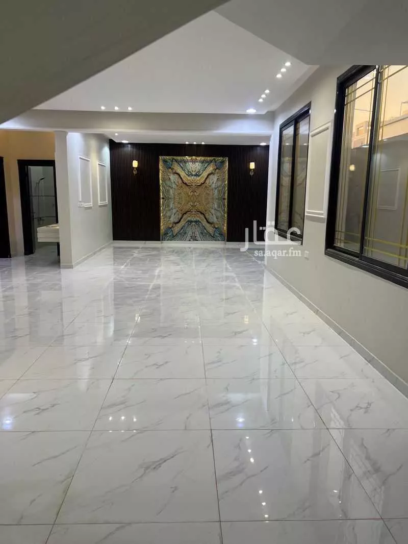 شقة 6 غرف في الرمال 4