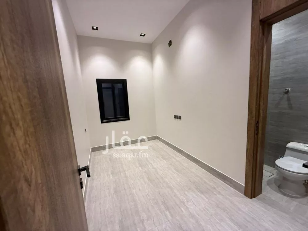 فيلا 5 غرف في العارض 3