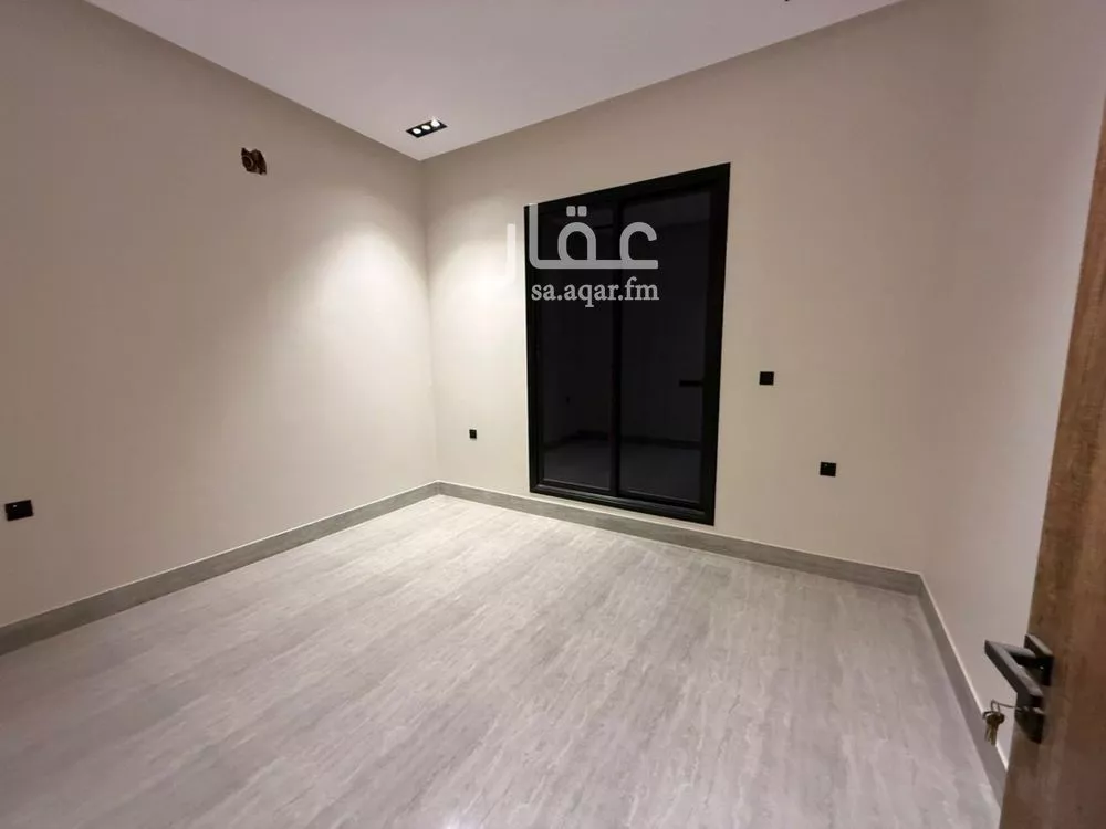 فيلا 5 غرف في العارض 5