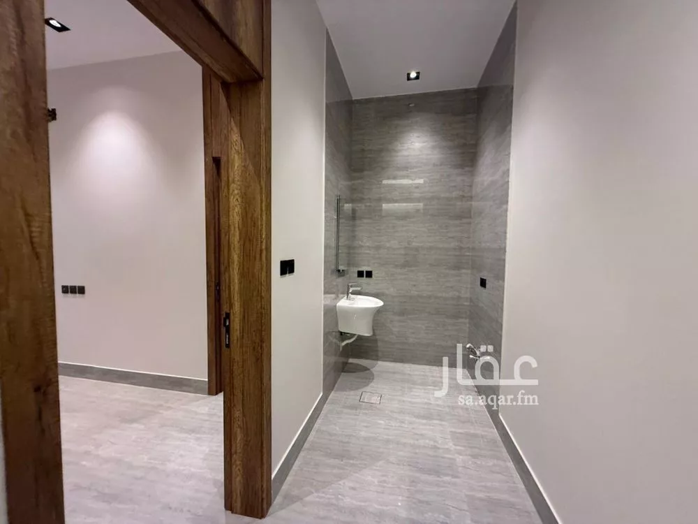فيلا 5 غرف في العارض 4