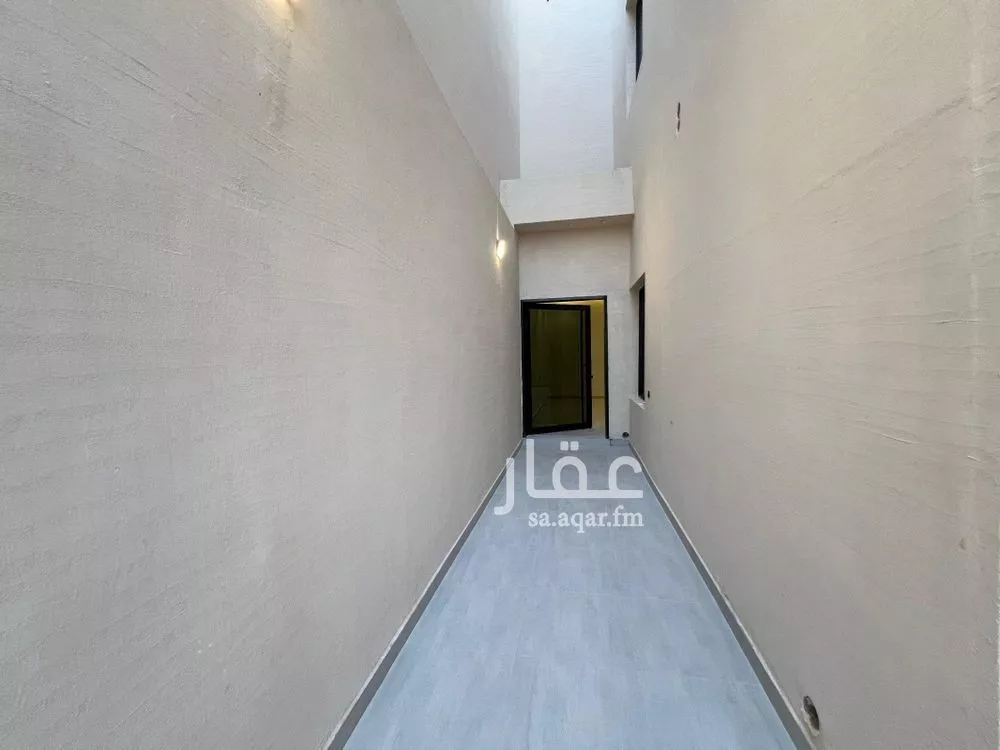 4 bedroom floor in Al Janadriyah 5