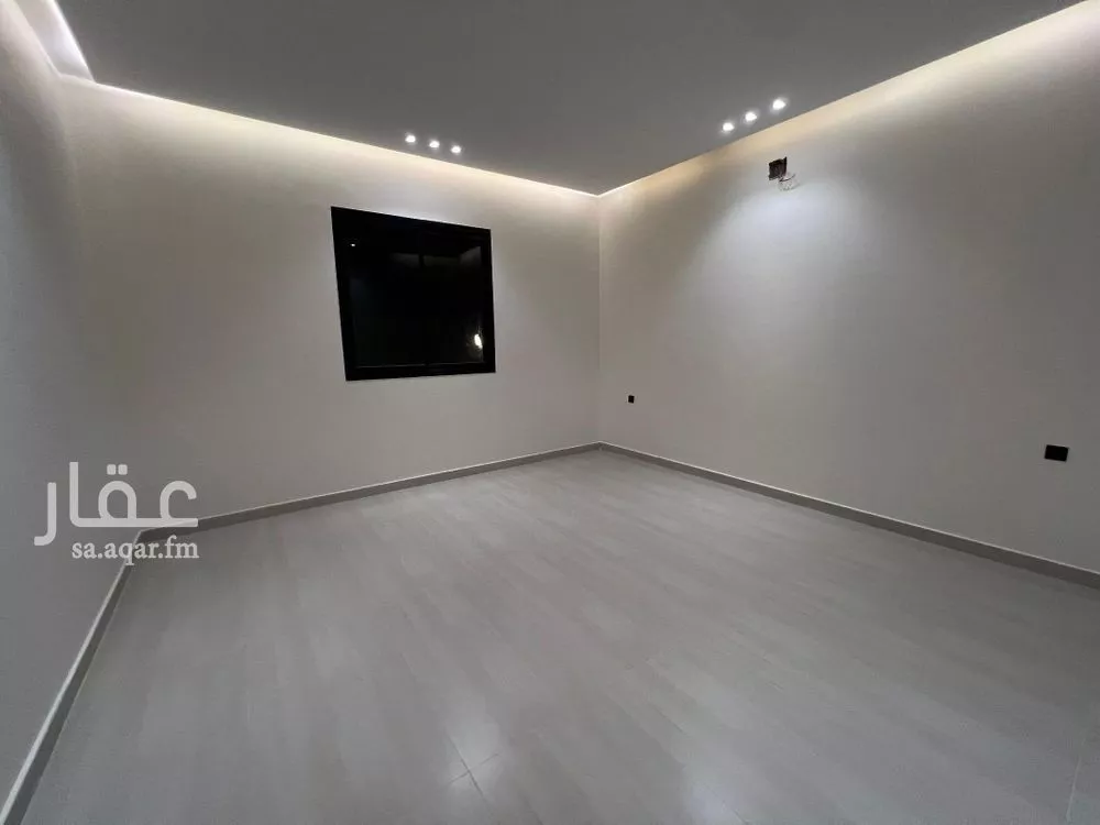 4 bedroom floor in Al Janadriyah 2