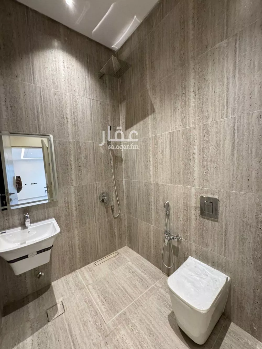 4 bedroom floor in Al Munsiyah 4