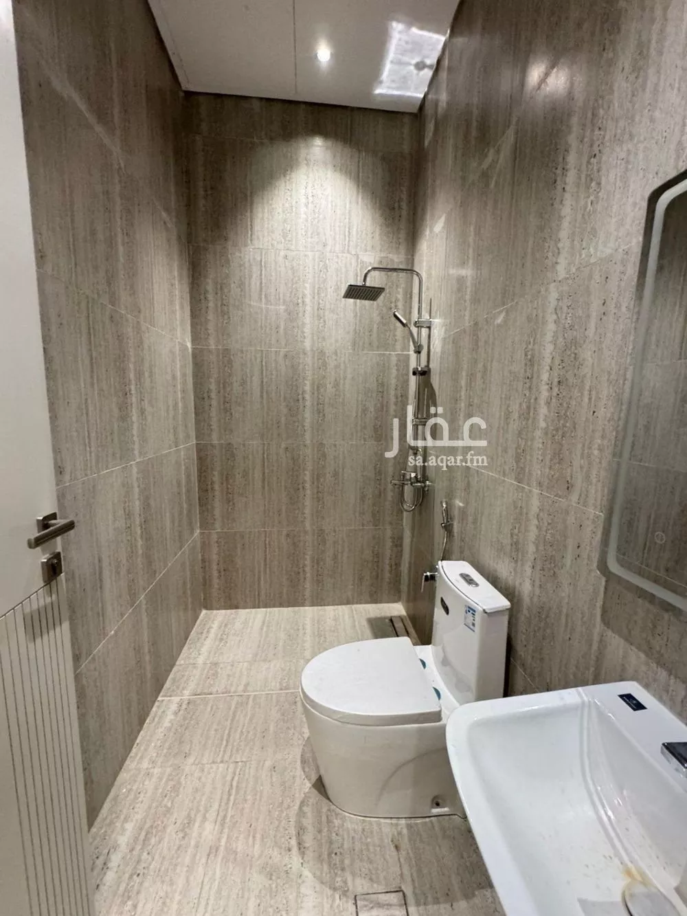 4 bedroom floor in Al Munsiyah 1