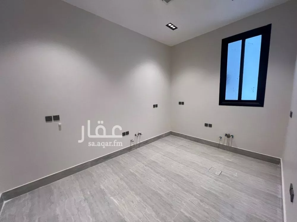 شقة 4 غرف في الرمال 5