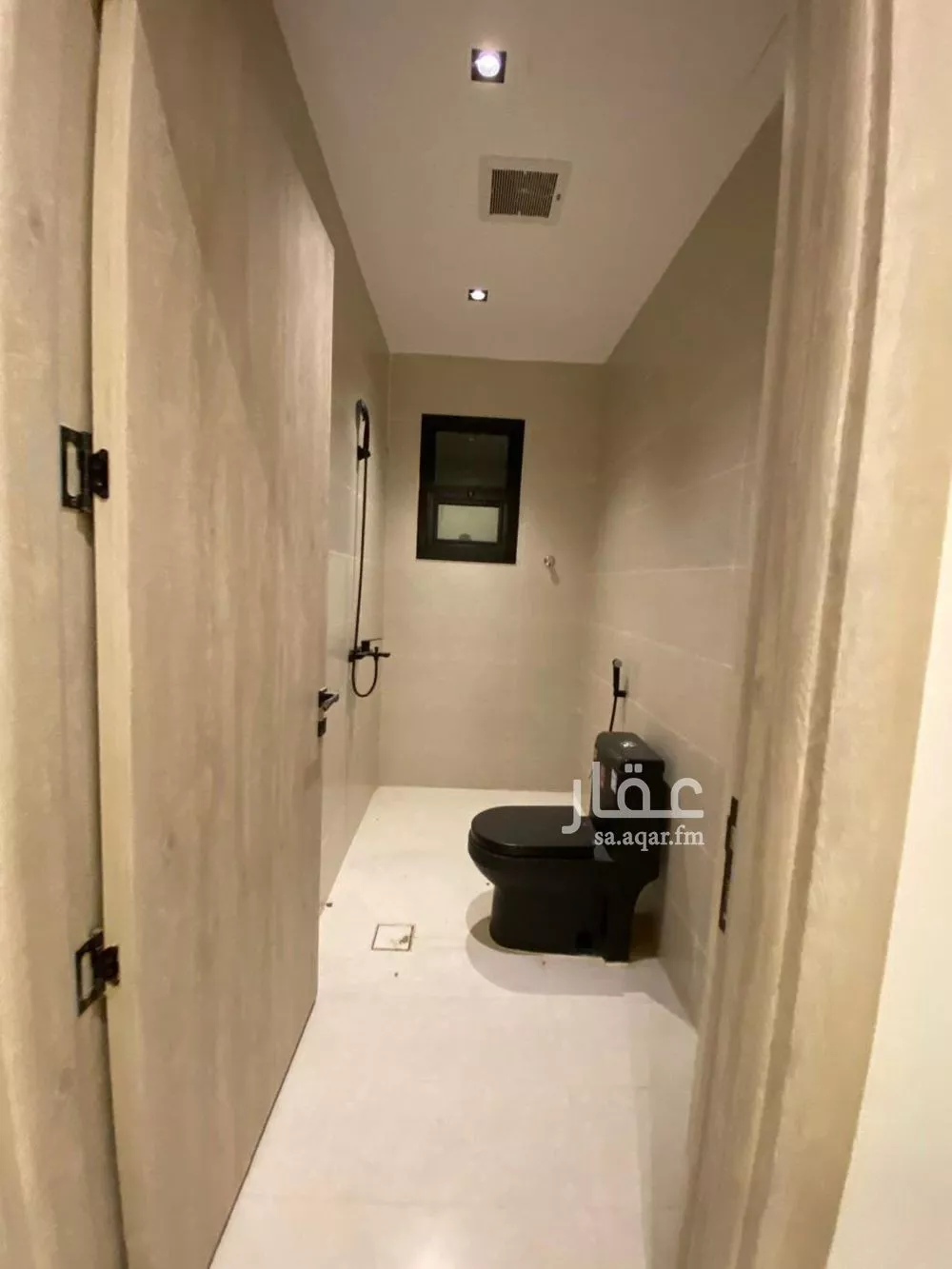 5 bedroom floor in Al Khaleej 2