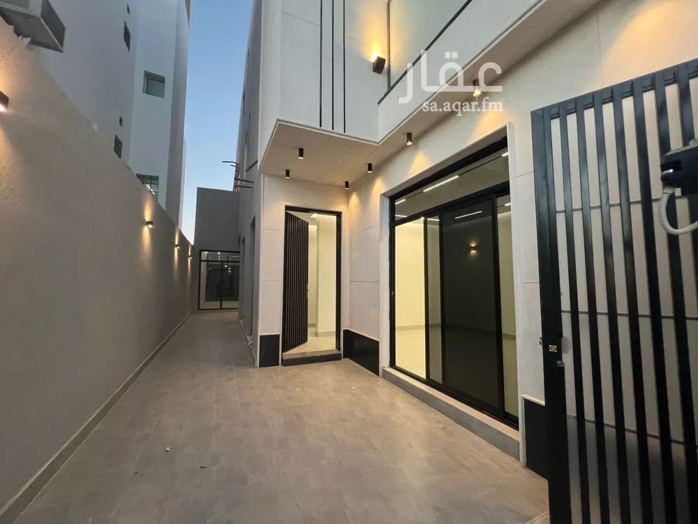 4 bedroom villa in Ash Sharq, Riyadh 18