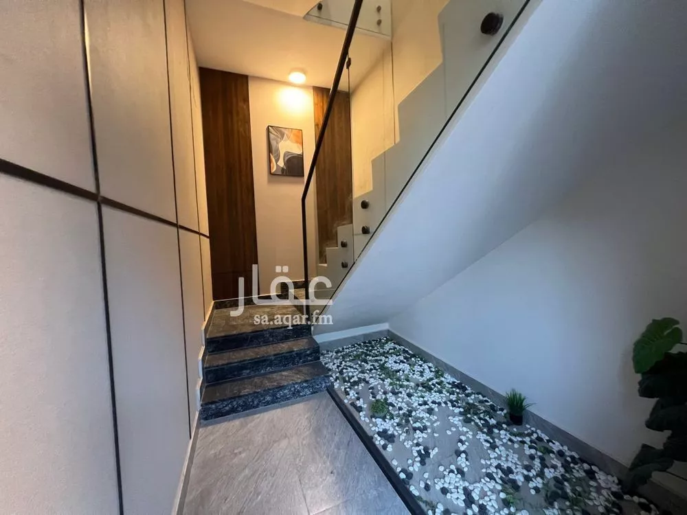 5 bedroom floor in Al Munsiyah 2