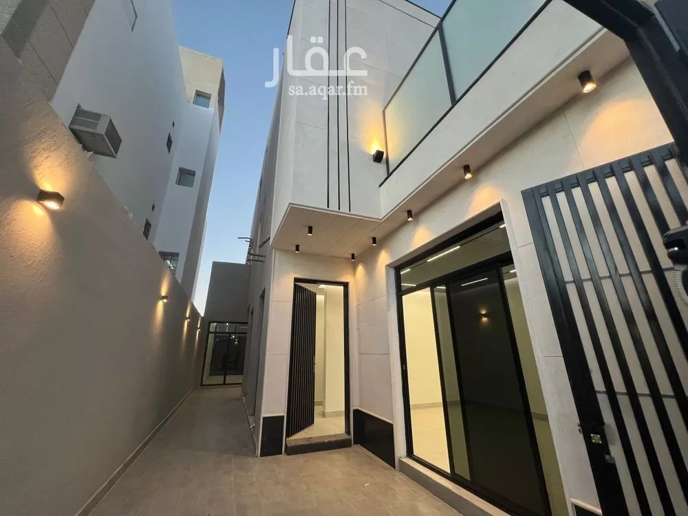 4 bedroom villa in Ash Sharq, Riyadh 17