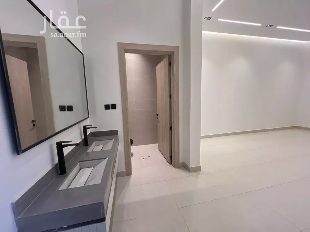 فيلا 6 غرف في الجنادرية 2