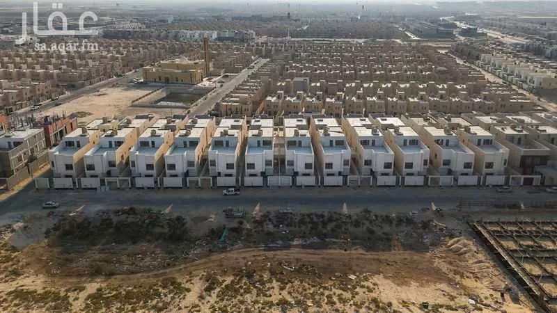 8 bedroom villa in Al Amal, Eastern Province 15